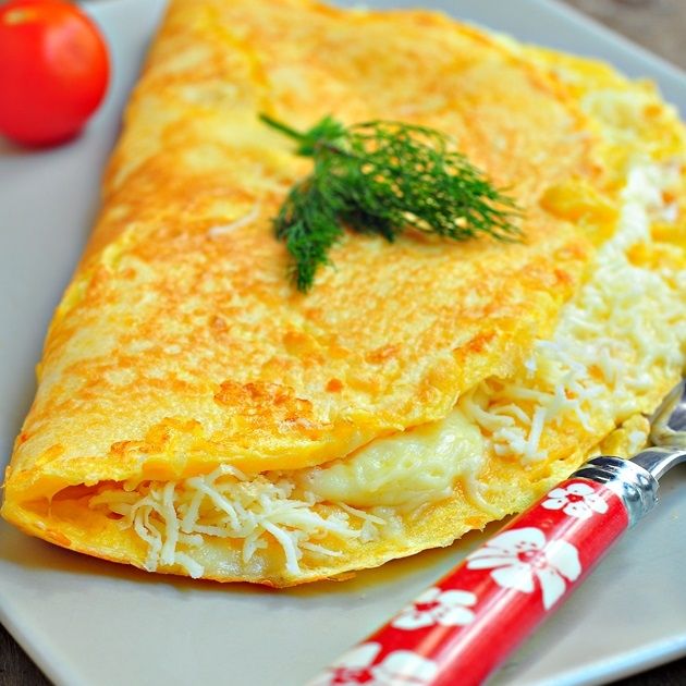BEYAZ PEYNİRLİ OMLET 