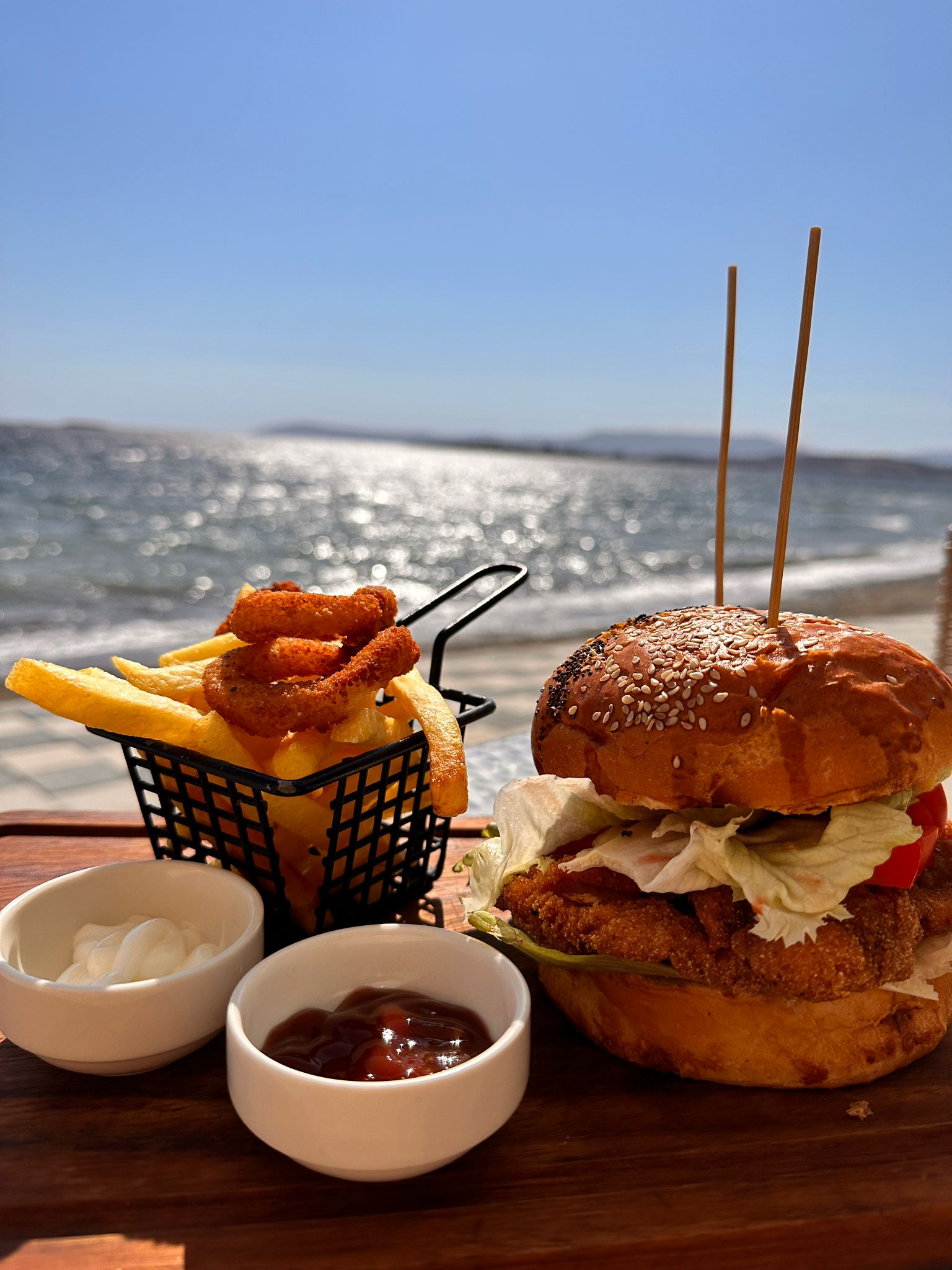 CHİCKEN BURGER