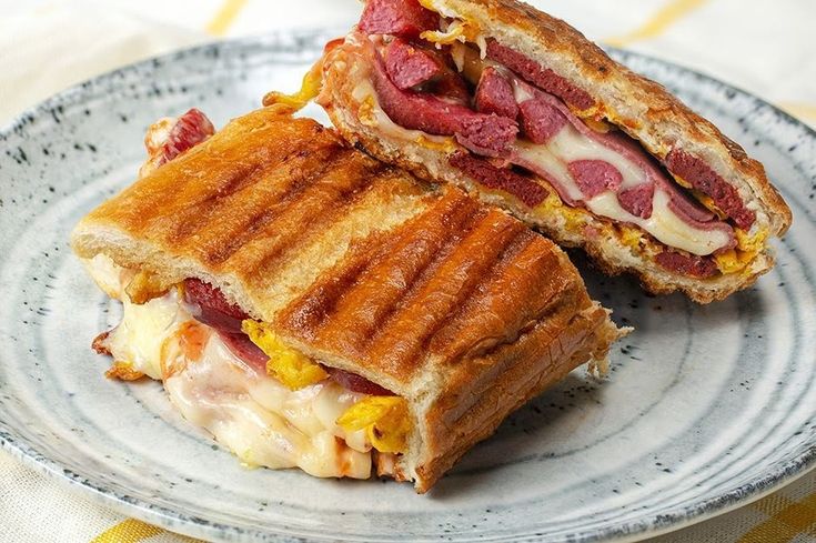 AKARCA TOST